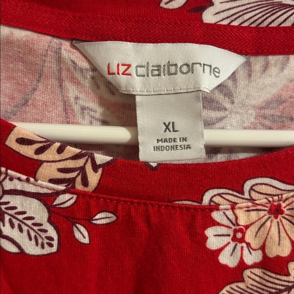 LizClayborn red and black floral knit top - Picture 2 of 2